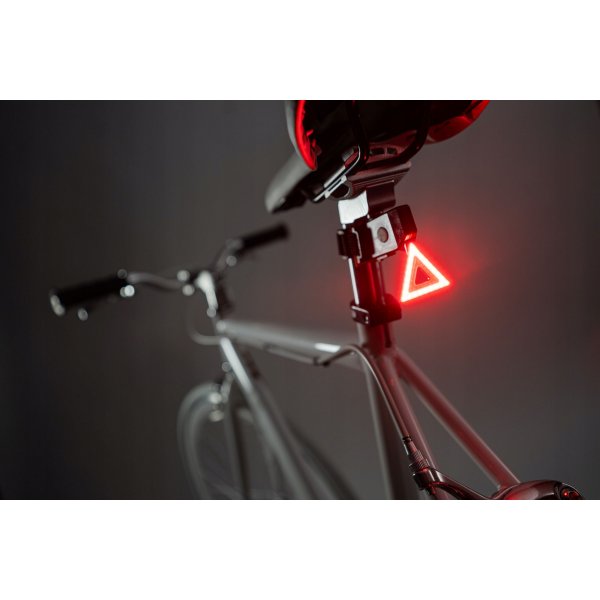 Baklampa cykel LED triangelform 7 lägen USB Baklampa cykel LED triangelform 7 lägen USB