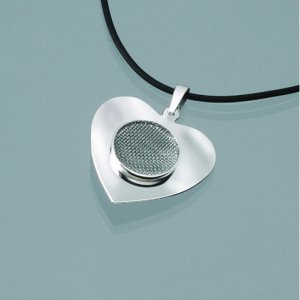 Anheng med sil 35 x 38 mm - s�lvbelagt hjerte, med b�nd