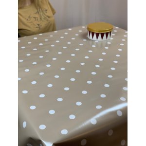 Beige vaxduk med vita prickar 140 cm