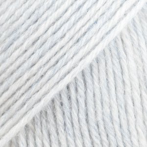 DROPS Fabel Uni Colour garn 50g - Blek himmel (126)