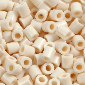 Rörpärlor NABBI 5x5 mm Ljusbeige 1100 st Rörpärlor NABBI 5x5 mm Ljusbeige 1100 st