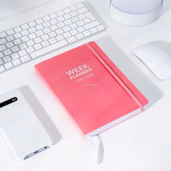 Week Planner - Undated pink Week Planner - Undated pink
