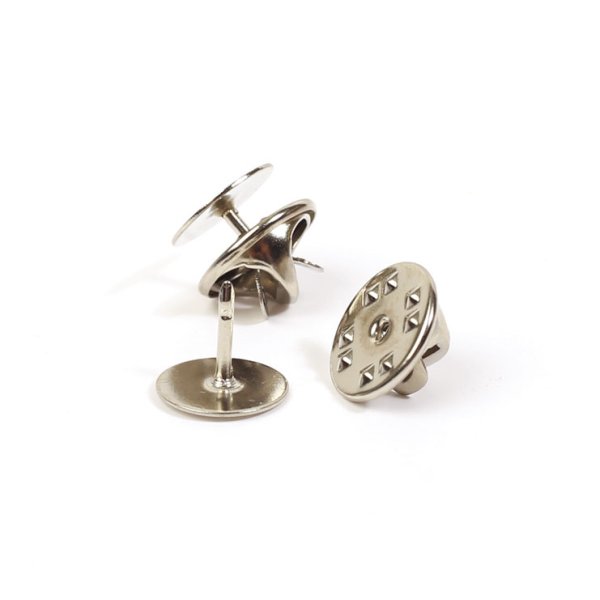 10 st platta silverf�rgade knappn�lar � 10 mm
