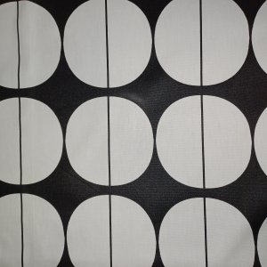 Vaxduk textil svart med cirklar 140 cm