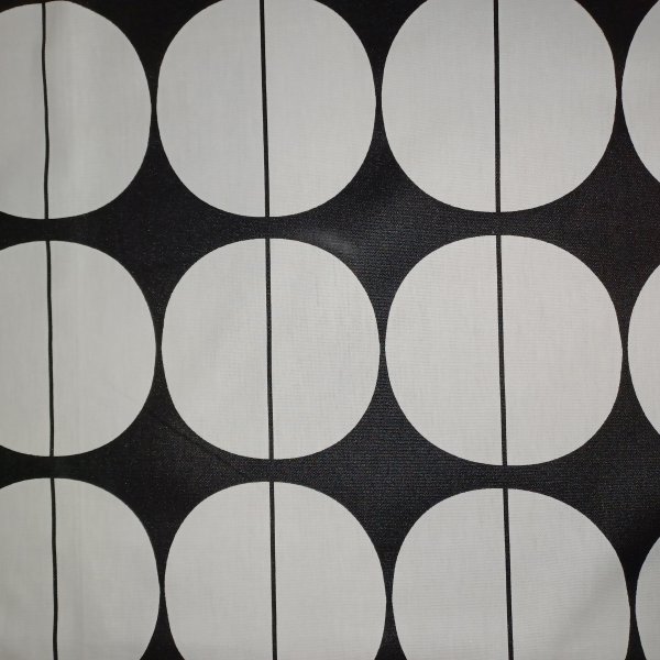 Vaxduk textil svart med cirklar 140 cm