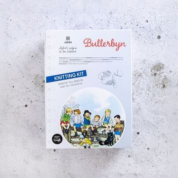Strikkesett Bullerbyn Kerstin sitt babysett Strikkesett Bullerbyn Kerstin sitt babysett