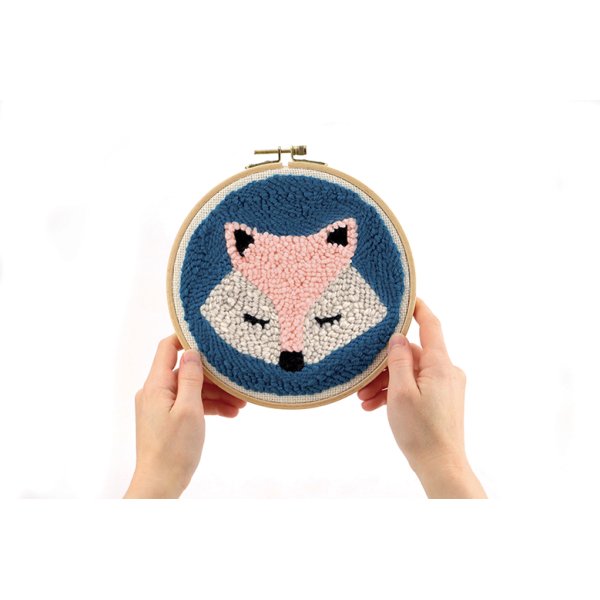 Punch needle-kit med r�vmotiv, � 20 cm