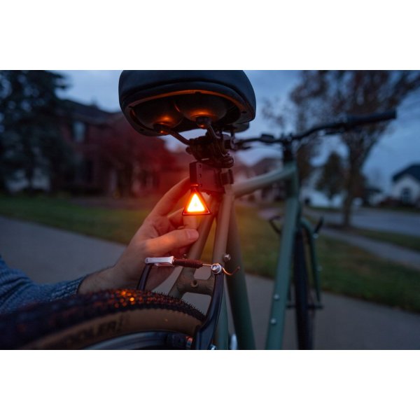 Baklampa cykel LED triangelform 7 lägen USB Baklampa cykel LED triangelform 7 lägen USB