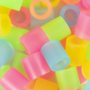 Rörpärlor Nabbi 10x10 mm Neonfärger 1000 st Rörpärlor Nabbi 10x10 mm Neonfärger 1000 st