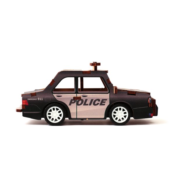 3D-modell i tr� - Polisbil